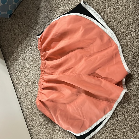 Nike Womens tempo brief-lined running shorts in pink, black and white. - Picture 2 of 4